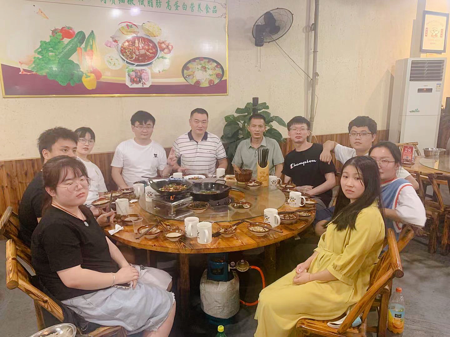 运营部.jpg 运营部.jpg